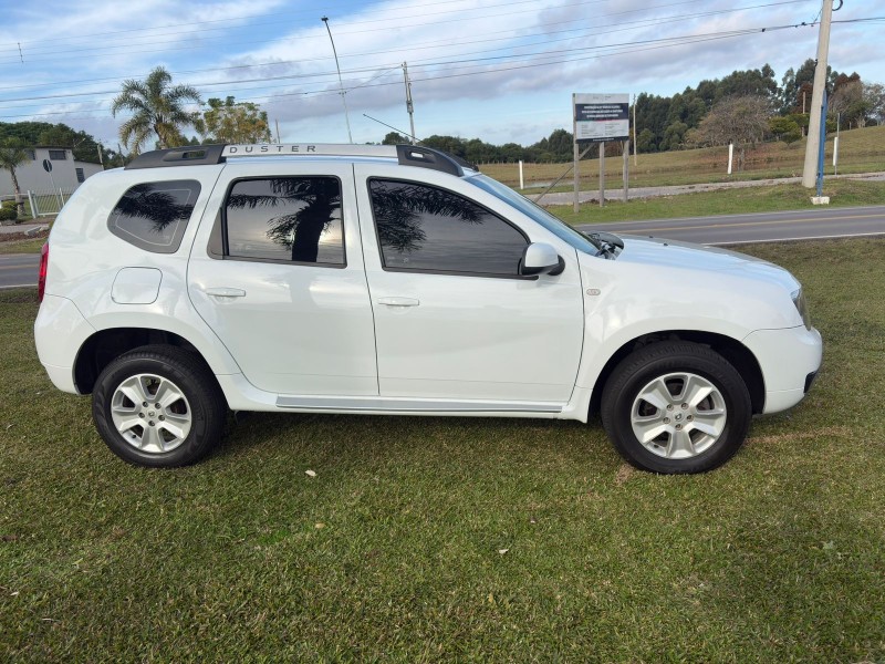 DUSTER 2.0 DYNAMIQUE 4X2 16V FLEX 4P AUTOMÁTICO - 2016 - FARROUPILHA