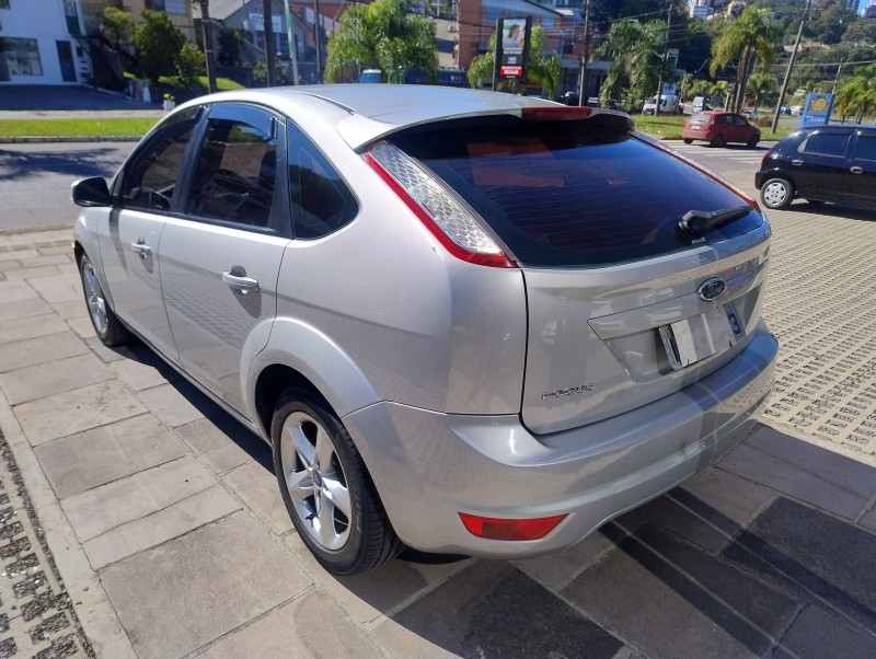 FOCUS 1.6 GLX 16V FLEX 4P MANUAL - 2011 - CAXIAS DO SUL