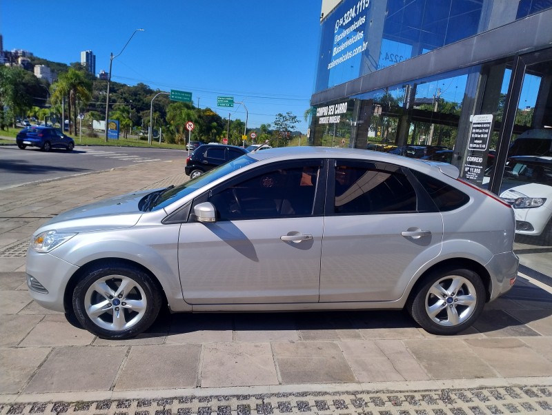 FOCUS 1.6 GLX 16V FLEX 4P MANUAL - 2011 - CAXIAS DO SUL