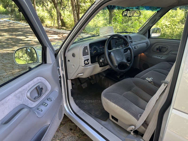 SILVERADO 4.2 D-20 4X2 CS 18V TURBO INTERCOOLER DIESEL 2P MANUAL - 2001 - NOVA PRATA