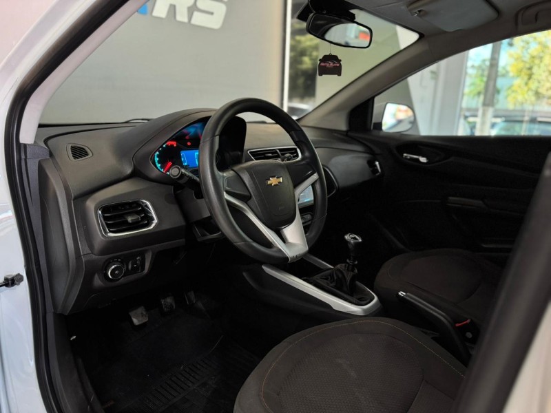 ONIX 1.4 MPFI LTZ 8V FLEX 4P MANUAL - 2015 - ESTâNCIA VELHA