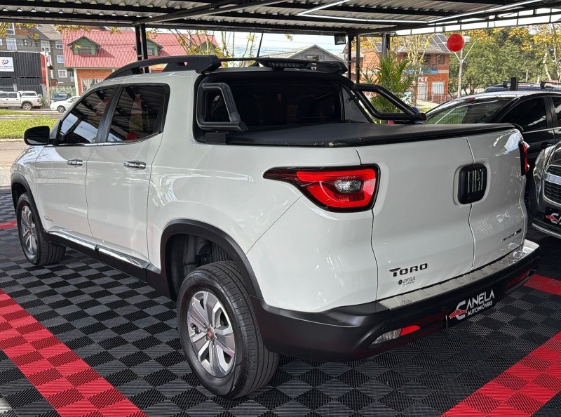 TORO 1.8 16V EVO FLEX FREEDOM AUTOMÁTICO - 2018 - CANELA