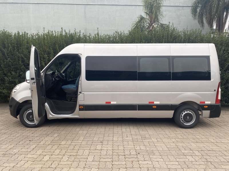 MASTER 2.3 DCI MINIBUS EXECUTIVE L3H2 16 LUGARES 16V DIESEL 4P MANUAL - 2014 - CAXIAS DO SUL