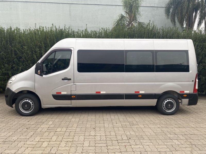MASTER 2.3 DCI MINIBUS EXECUTIVE L3H2 16 LUGARES 16V DIESEL 4P MANUAL - 2014 - CAXIAS DO SUL