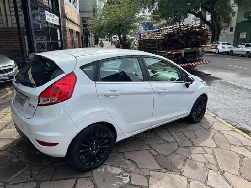FIESTA 1.6 TITANIUM PLUS HATCH 16V FLEX 4P AUTOMÁTICO - 2015 - CAXIAS DO SUL