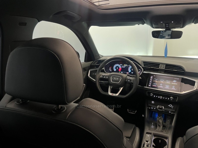 Q3 2.0 TFSI PERFORMANCE BLACK QUATTRO GASOLINA 4P AUTOMÁTICO - 2024 - FLORES DA CUNHA