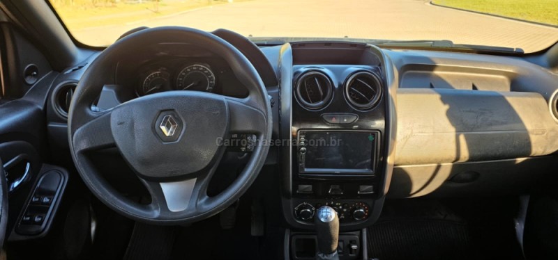 DUSTER 1.6 EXPRESSION 4X2 16V FLEX 4P MANUAL - 2017 - IVOTI