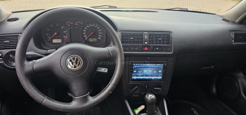 GOLF 1.6 MI 8V GASOLINA 4P MANUAL - 2003 - IVOTI