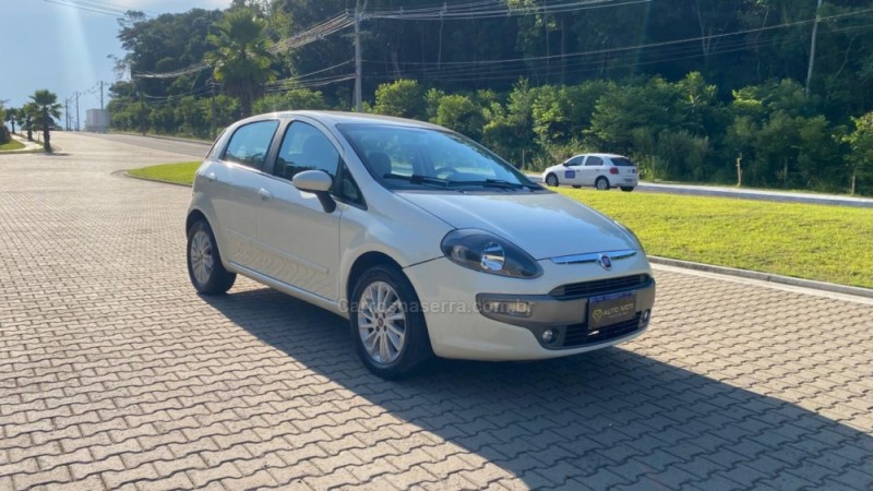 PUNTO 1.6 ESSENCE SP DUALOGIC 16V FLEX 4P AUTOMATIZADO - 2016 - IVOTI