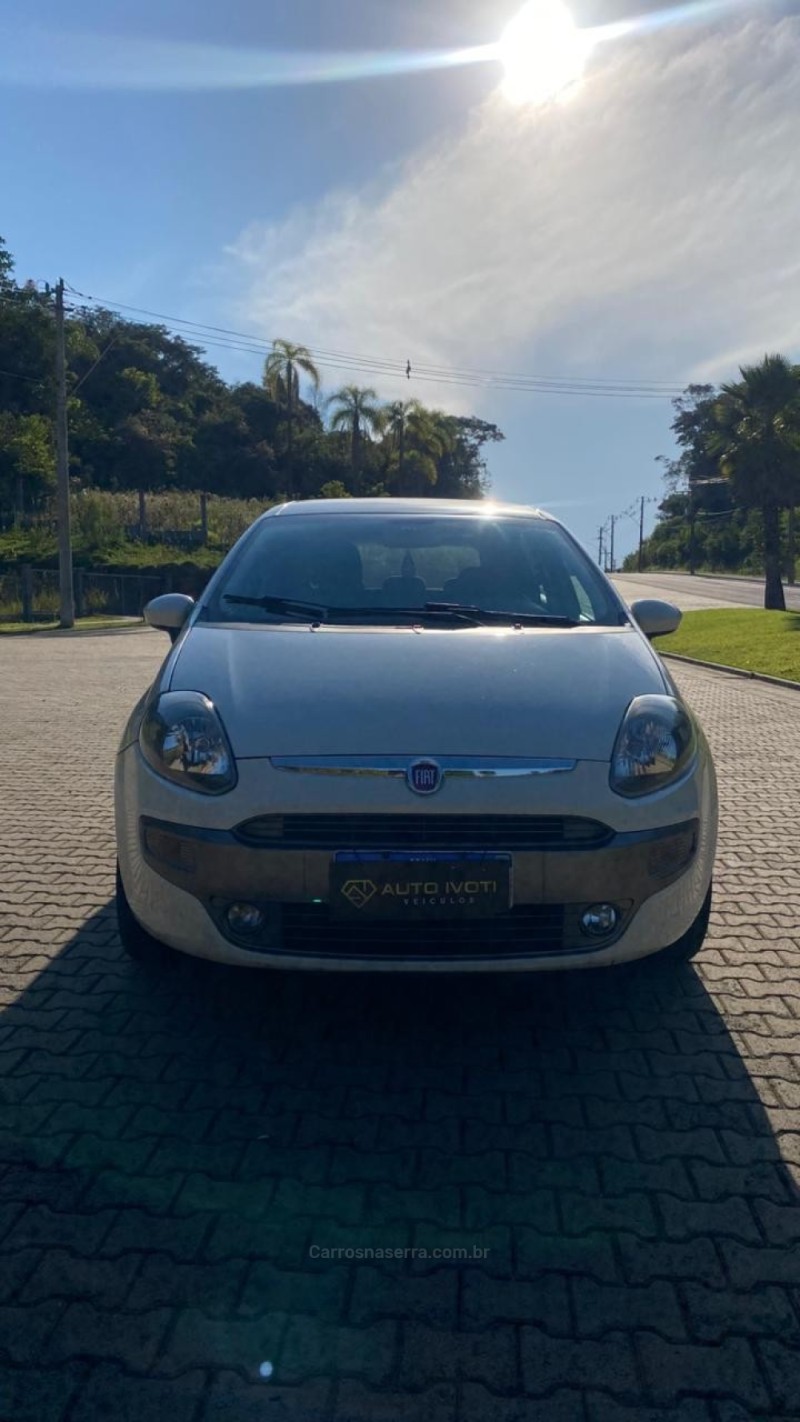 PUNTO 1.6 ESSENCE SP DUALOGIC 16V FLEX 4P AUTOMATIZADO - 2016 - IVOTI
