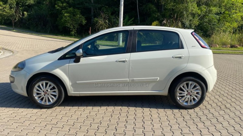 PUNTO 1.6 ESSENCE SP DUALOGIC 16V FLEX 4P AUTOMATIZADO - 2016 - IVOTI