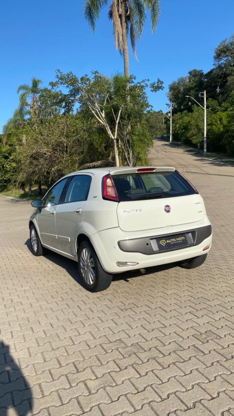 PUNTO 1.6 ESSENCE SP DUALOGIC 16V FLEX 4P AUTOMATIZADO - 2016 - IVOTI