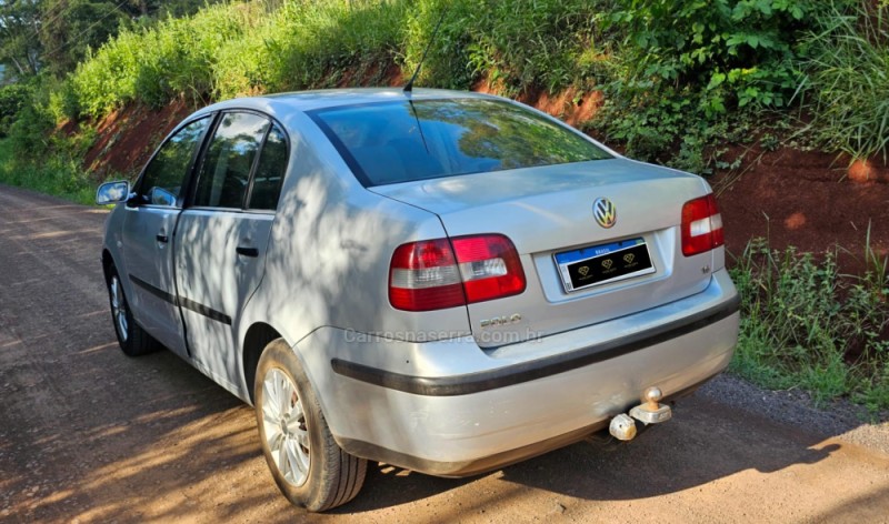 POLO 1.6 MI 8V GASOLINA 4P MANUAL - 2005 - IVOTI