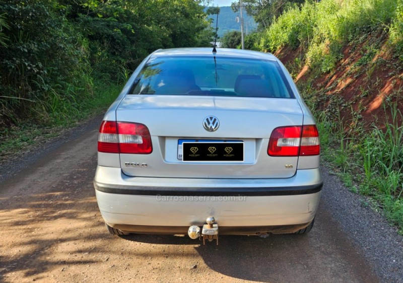 POLO 1.6 MI 8V GASOLINA 4P MANUAL - 2005 - IVOTI