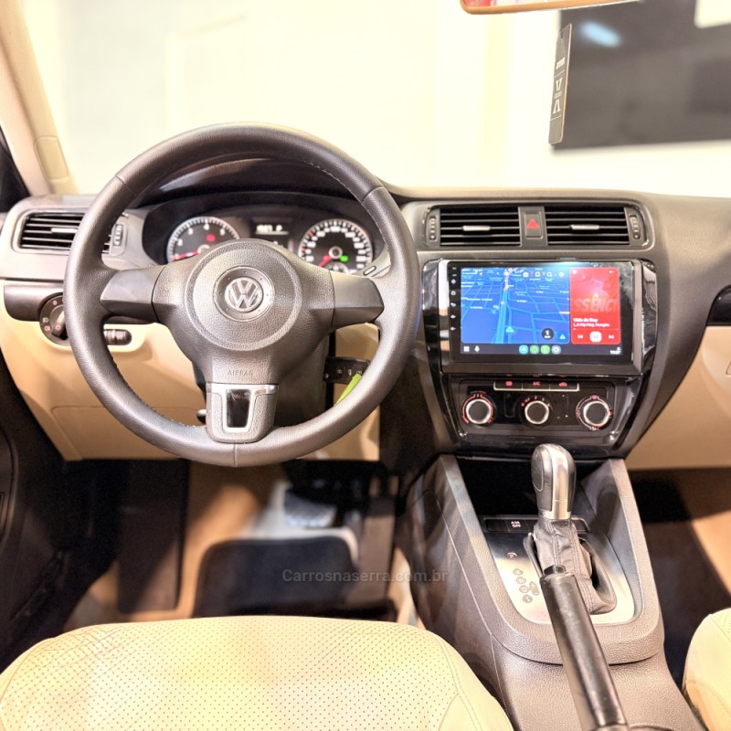 JETTA 2.0 COMFORTLINE FLEX 4P TIPTRONIC - 2013 - NOVO HAMBURGO