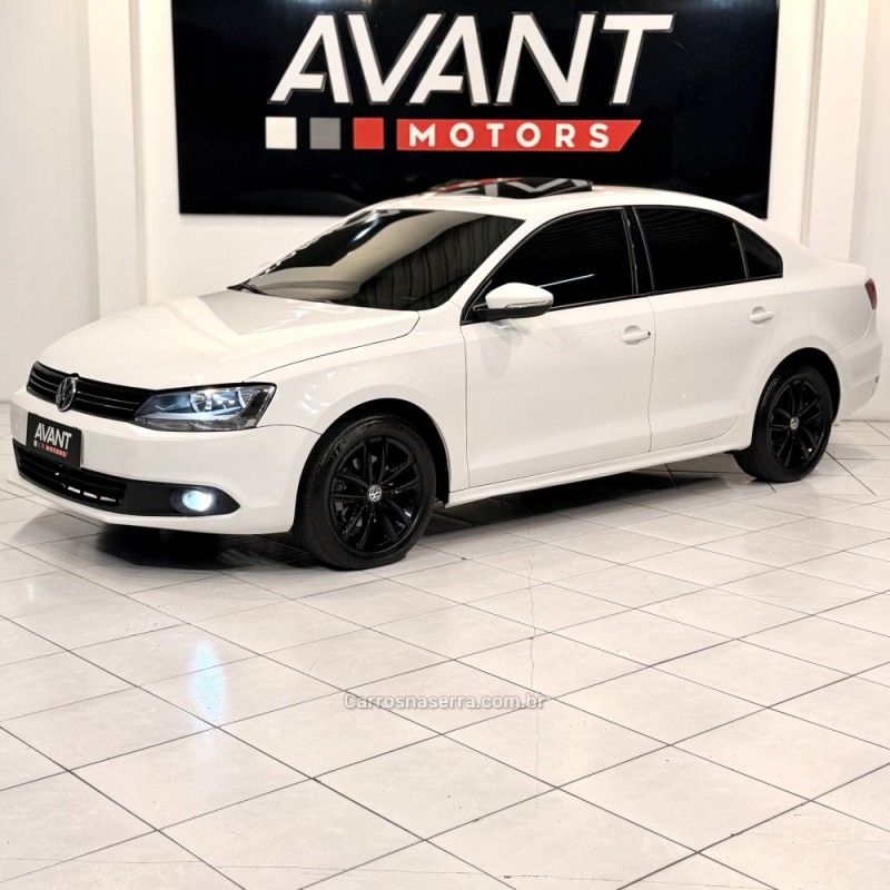 JETTA 2.0 COMFORTLINE FLEX 4P TIPTRONIC - 2013 - NOVO HAMBURGO