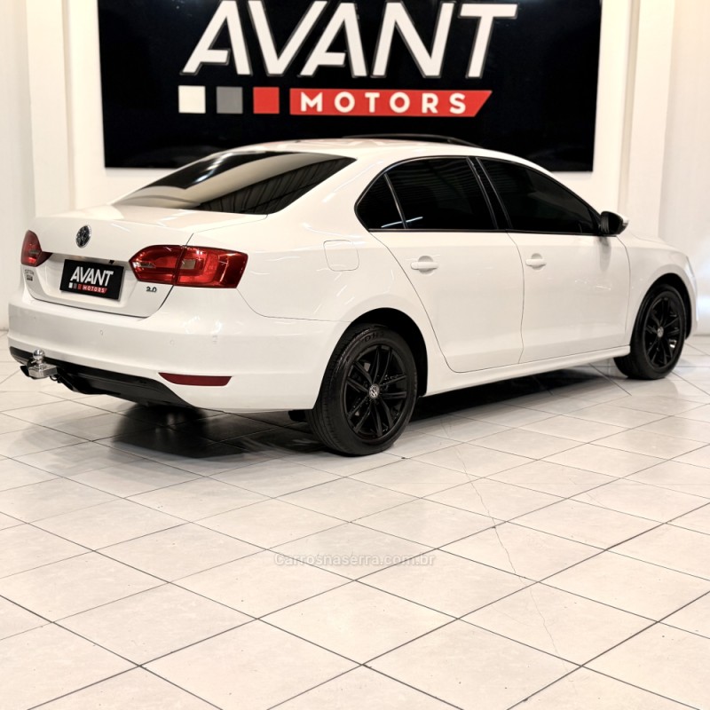JETTA 2.0 COMFORTLINE FLEX 4P TIPTRONIC - 2013 - NOVO HAMBURGO