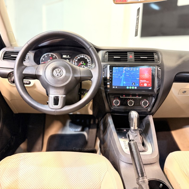 JETTA 2.0 COMFORTLINE FLEX 4P TIPTRONIC - 2013 - NOVO HAMBURGO