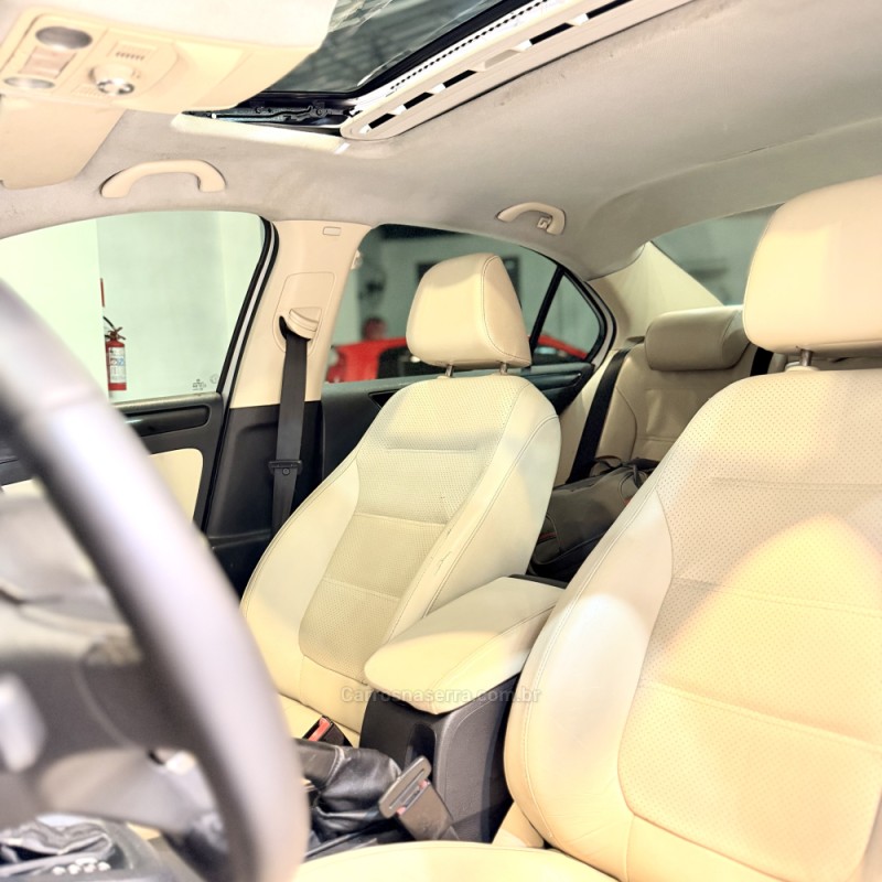 JETTA 2.0 COMFORTLINE FLEX 4P TIPTRONIC - 2013 - NOVO HAMBURGO
