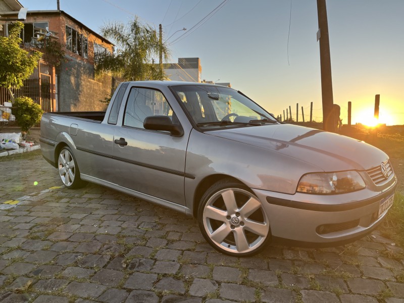 SAVEIRO 1.6 MI CS 8V GASOLINA 2P MANUAL G.III - 2001 - CAXIAS DO SUL