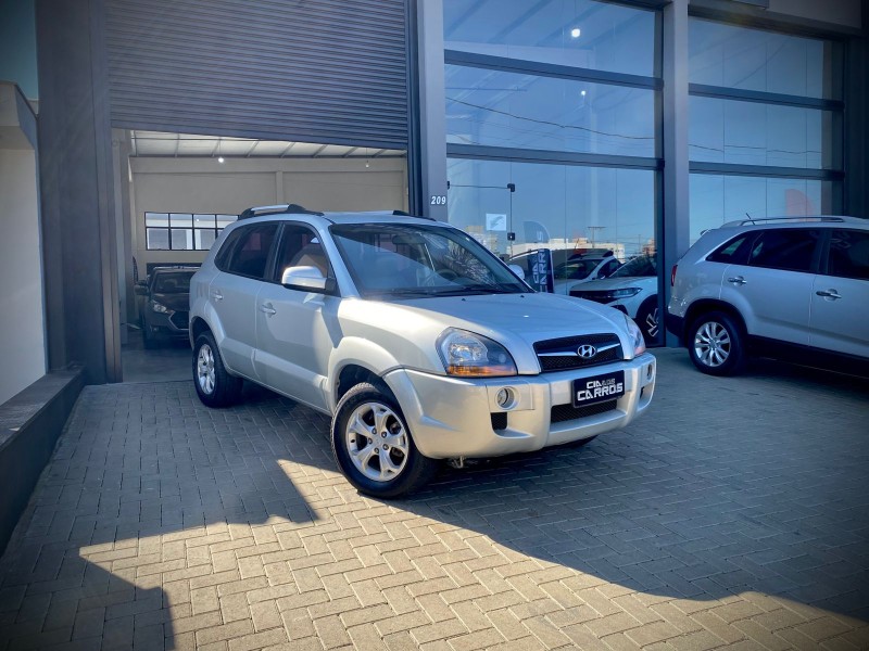 tucson 2.0 mpfi gl 16v 142cv 2wd gasolina 4p automatico 2012 lajeado