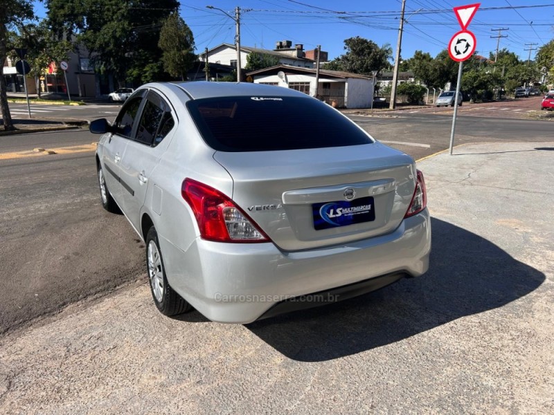 VERSA 1.0 12V FLEX 4P MANUAL - 2019 - VENâNCIO AIRES