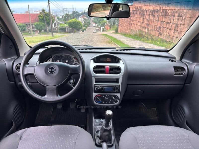 CORSA 1.4 MPFI PREMIUM SEDAN 8V FLEX 4P MANUAL - 2009 - VENâNCIO AIRES