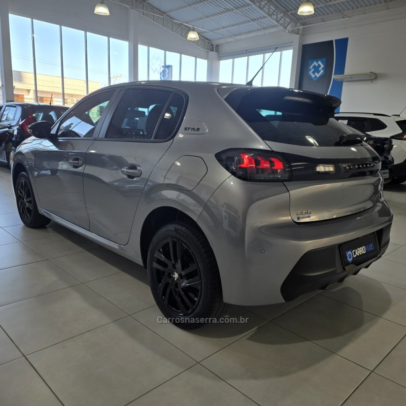 208 1.0 STYLE FLEX 6V 4P MANUAL - 2024 - SANTA CRUZ DO SUL