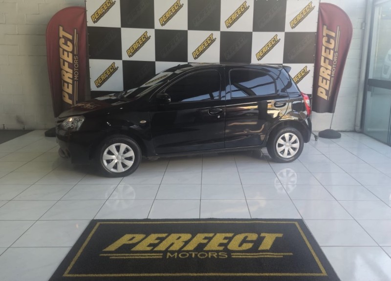 etios 1.5 xs 16v flex 4p manual 2014 portao