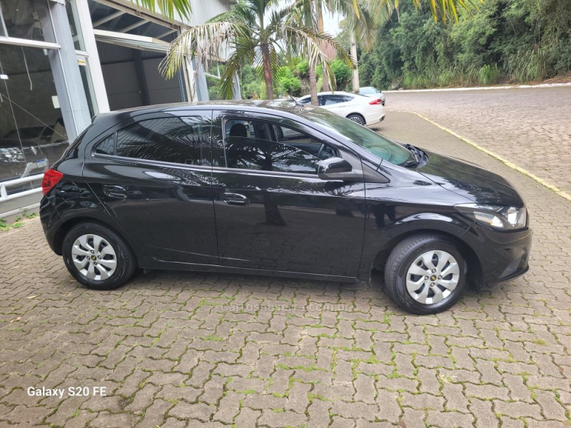 ONIX 1.0 LT PLUS 4P FLEX MANUAL - 2018 - NOVA PRATA
