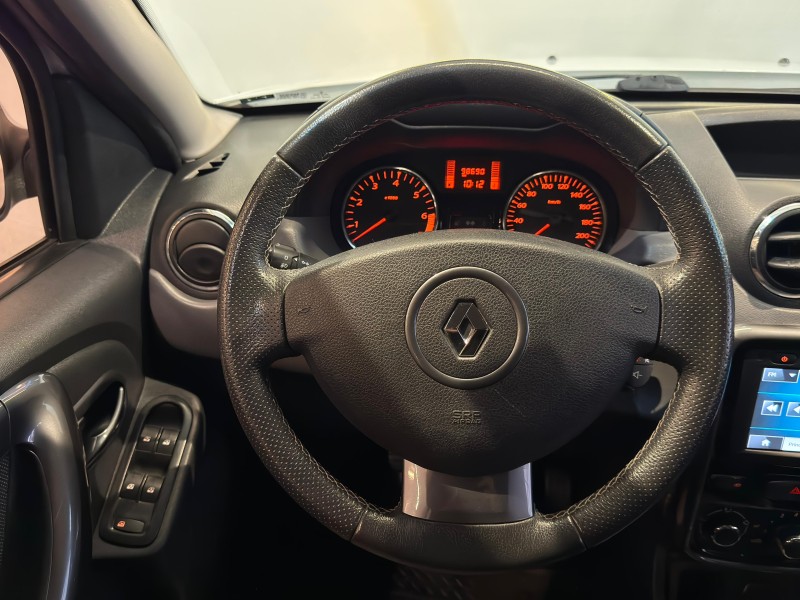 DUSTER 1.6 DYNAMIQUE 4X2 16V FLEX 4P MANUAL - 2015 - CAXIAS DO SUL