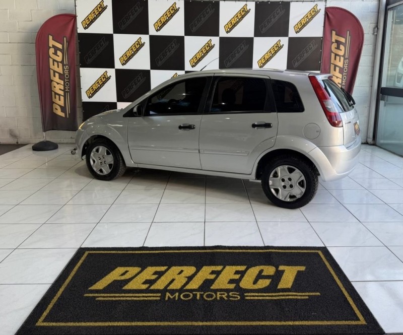 FIESTA 1.6 MPI 8V GASOLINA 4P MANUAL - 2004 - PORTãO