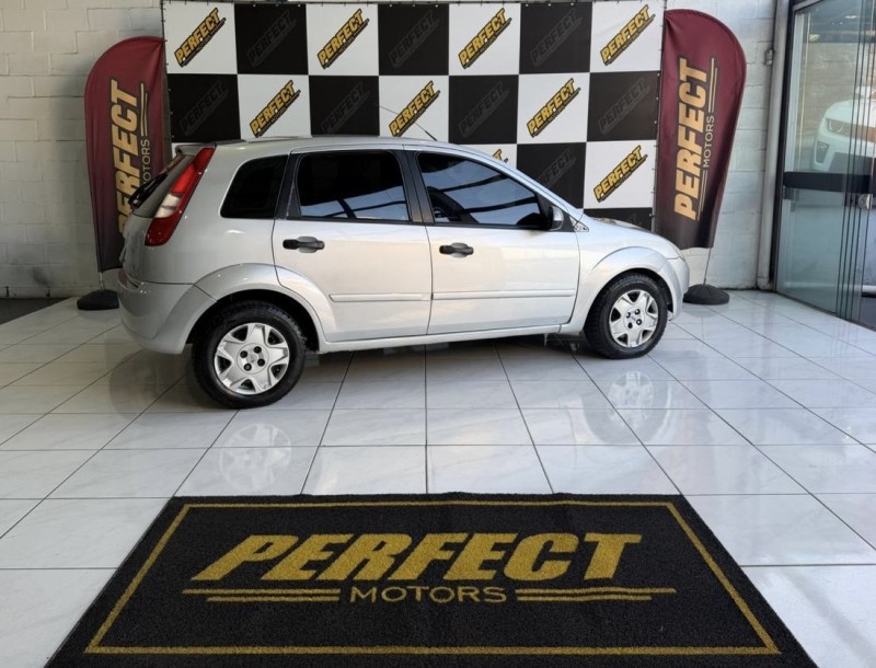 FIESTA 1.6 MPI 8V GASOLINA 4P MANUAL - 2004 - PORTãO