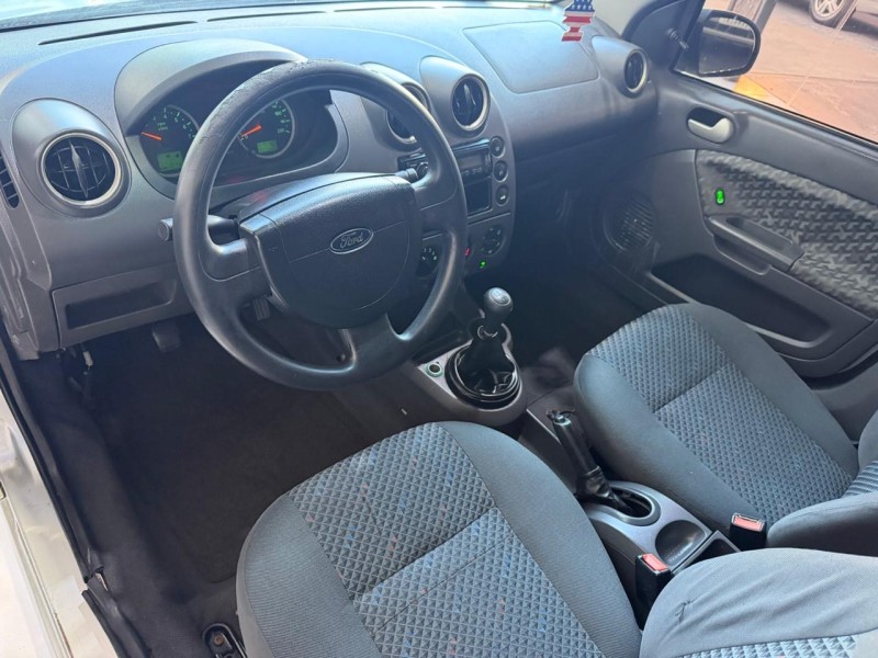 FIESTA 1.6 MPI 8V GASOLINA 4P MANUAL - 2004 - PORTãO