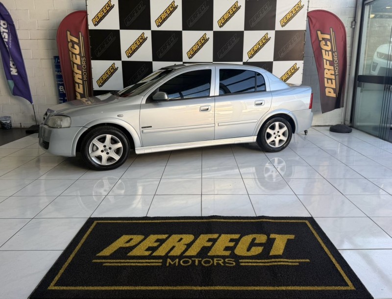 ASTRA 2.0 SFI ADVANTAGE SEDAN 16V GASOLINA 4P MANUAL - 2008 - PORTãO