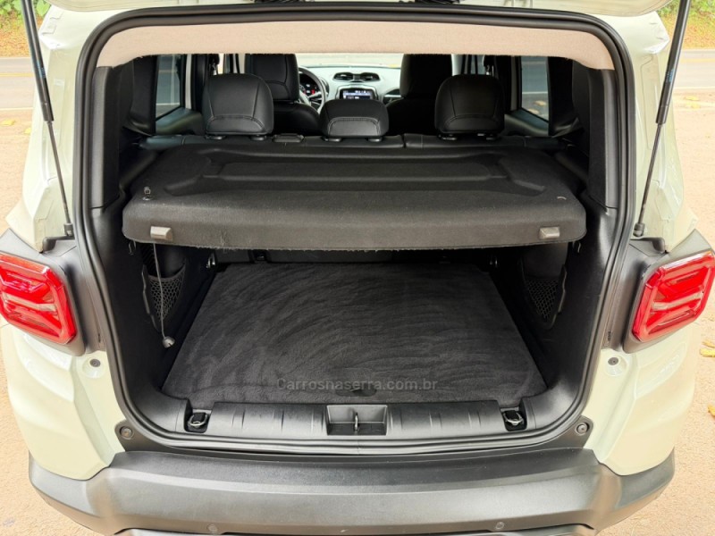 RENEGADE 1.3 LONGITUDE T270 16V TURBO FLEX 4P AUTOMÁTICO - 2023 - DOIS IRMãOS