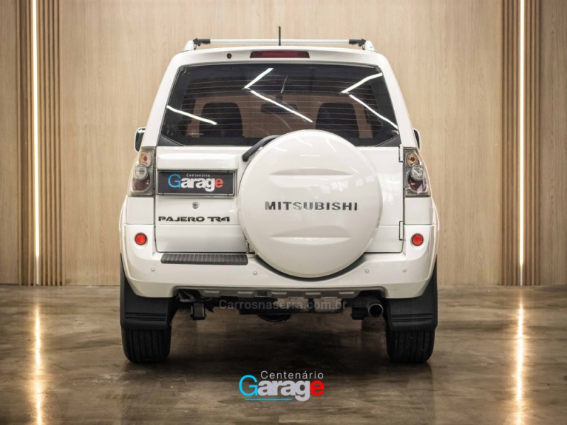 PAJERO TR4 2.0 4X2 16V 140CV FLEX 4P MANUAL - 2013 - CAXIAS DO SUL