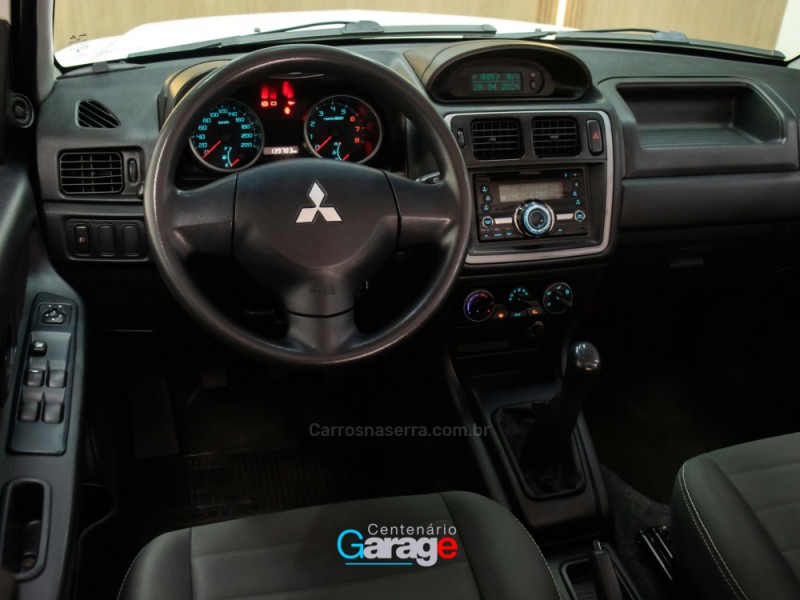 PAJERO TR4 2.0 4X2 16V 140CV FLEX 4P MANUAL - 2013 - CAXIAS DO SUL