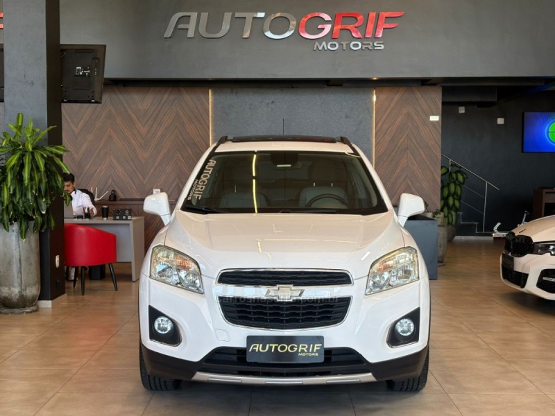 TRACKER 1.8 MPFI LTZ 4X2 16V FLEX 4P AUTOMÁTICO - 2015 - CAMPO BOM