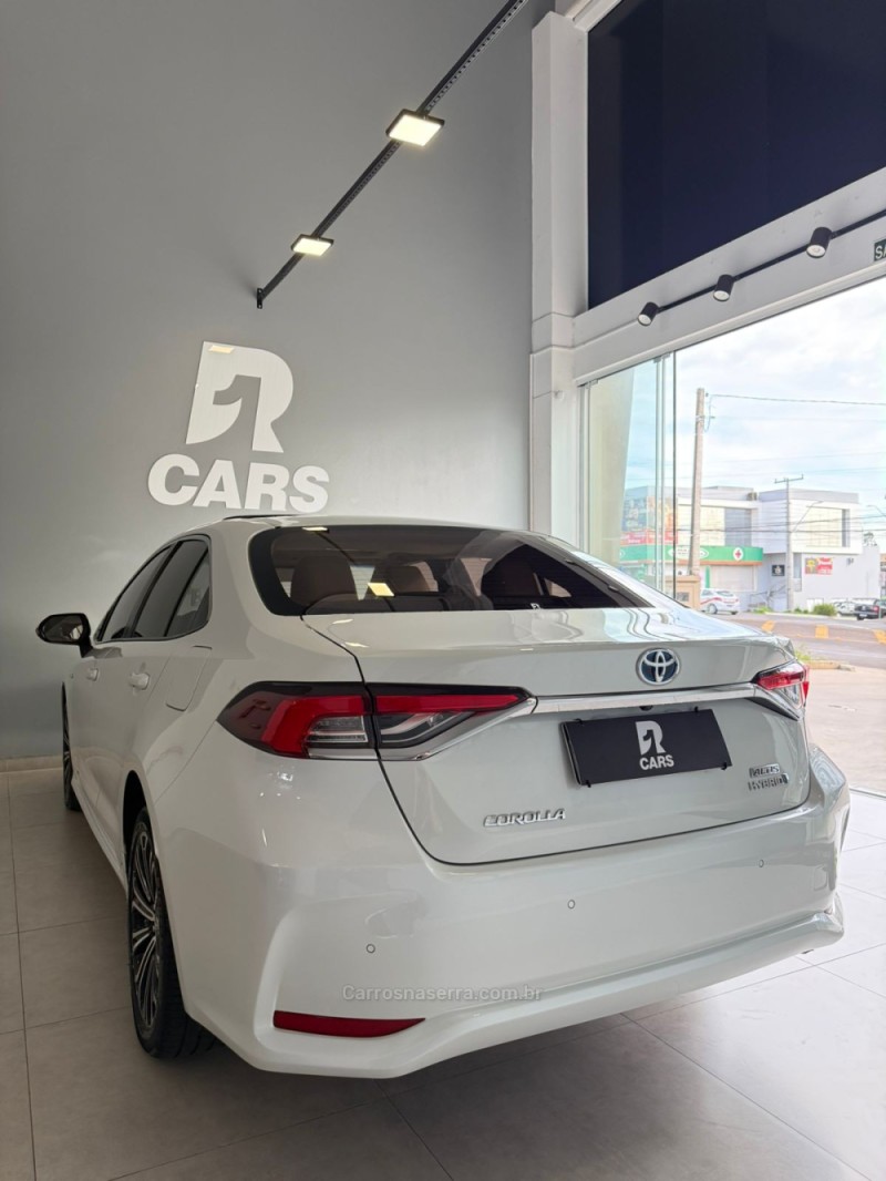 COROLLA 1.8 ALTIS PREMIUM 16V HÍBRIDO 4P AUTOMÁTICO - 2022 - LAJEADO