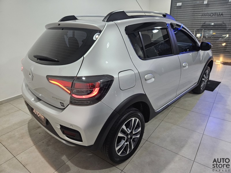 SANDERO 1.6 STEPWAY ICONIC X-TRONIC 16V FLEX 4P AUTOMÁTICO - 2024 - CAXIAS DO SUL