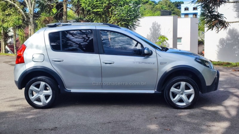 SANDERO 1.6 STEPWAY 16V FLEX 4P MANUAL - 2011 - FARROUPILHA