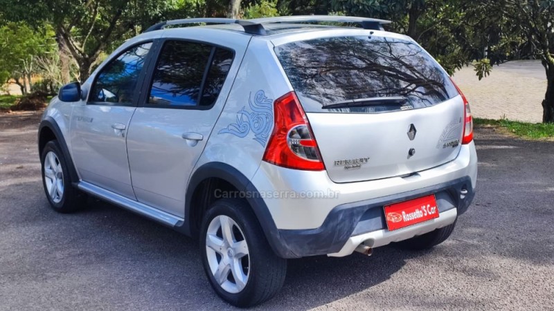 SANDERO 1.6 STEPWAY 16V FLEX 4P MANUAL - 2011 - FARROUPILHA