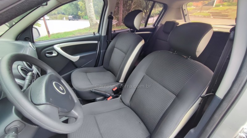 SANDERO 1.6 STEPWAY 16V FLEX 4P MANUAL - 2011 - FARROUPILHA