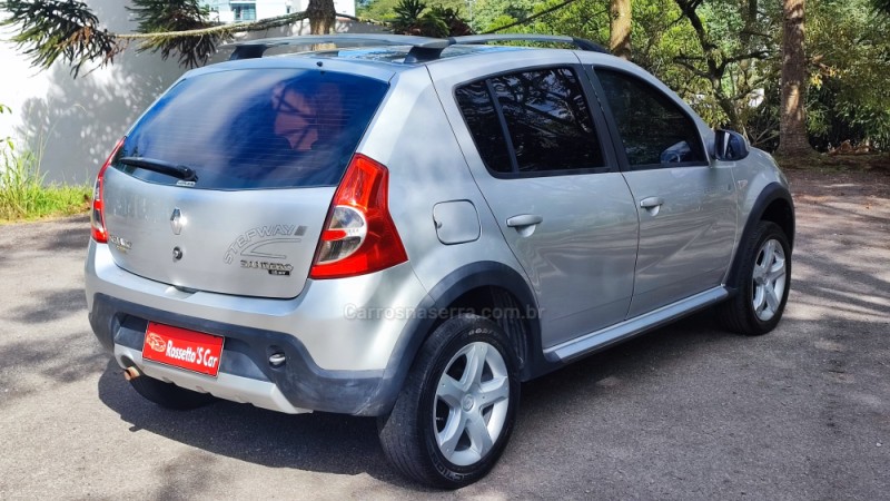 SANDERO 1.6 STEPWAY 16V FLEX 4P MANUAL - 2011 - FARROUPILHA