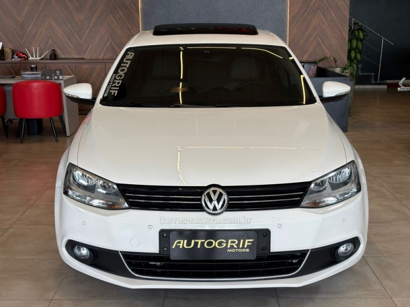 JETTA 2.0 TSI HIGHLINE 211CV GASOLINA 4P TIPTRONIC - 2014 - CAMPO BOM