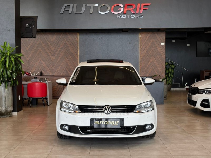 JETTA 2.0 TSI HIGHLINE 211CV GASOLINA 4P TIPTRONIC - 2014 - CAMPO BOM