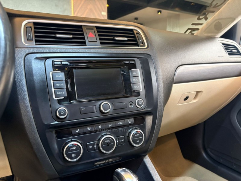 JETTA 2.0 TSI HIGHLINE 211CV GASOLINA 4P TIPTRONIC - 2014 - CAMPO BOM
