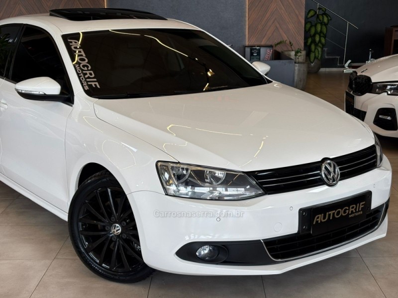 JETTA 2.0 TSI HIGHLINE 211CV GASOLINA 4P TIPTRONIC - 2014 - CAMPO BOM