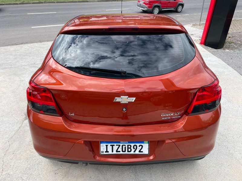 ONIX 1.4 MPFI LT 8V FLEX 4P MANUAL - 2013 - CAXIAS DO SUL